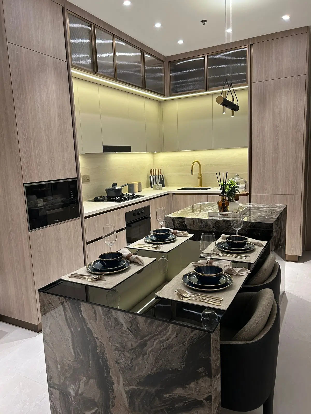 Contemporary Luxury Kitchens